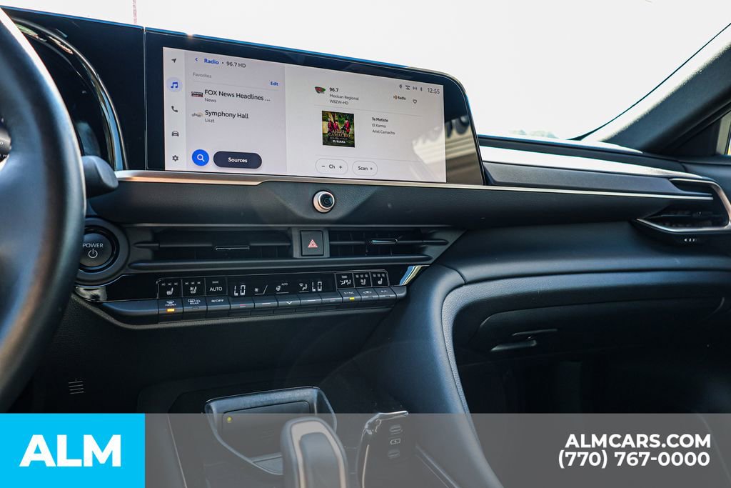 Used 2025 Toyota Crown Signia image 42