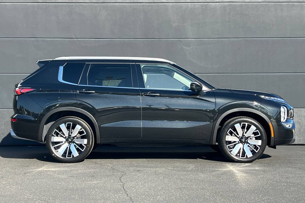 New 2026 Mitsubishi Outlander SEL FWD image 4