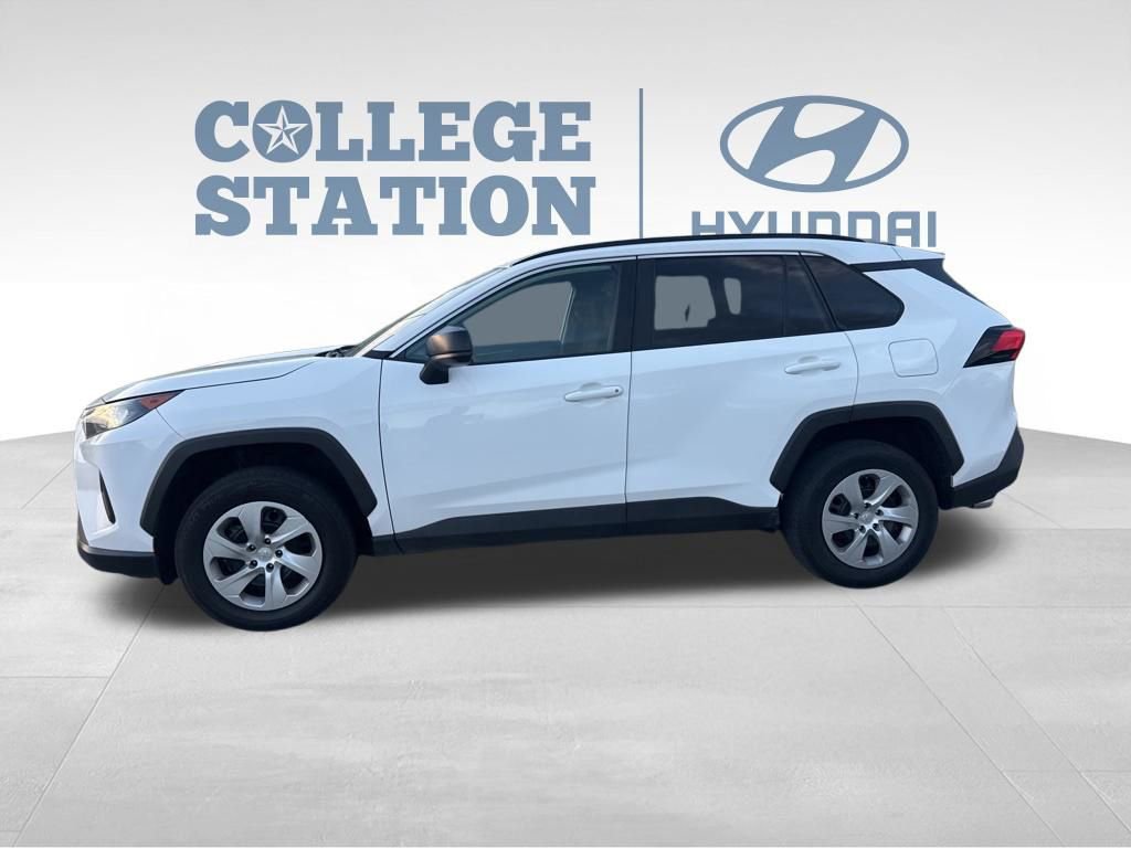 Used 2021 Toyota RAV4 LE image 12