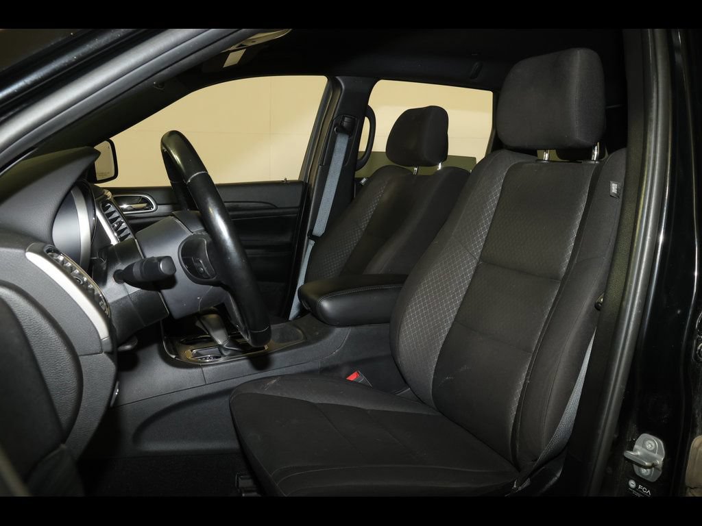 Used 2021 Jeep Grand Cherokee Laredo AWD/4WD image 11
