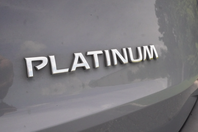 Used 2022 Nissan Rogue Platinum w/ Head-Up Display Package FWD image 39