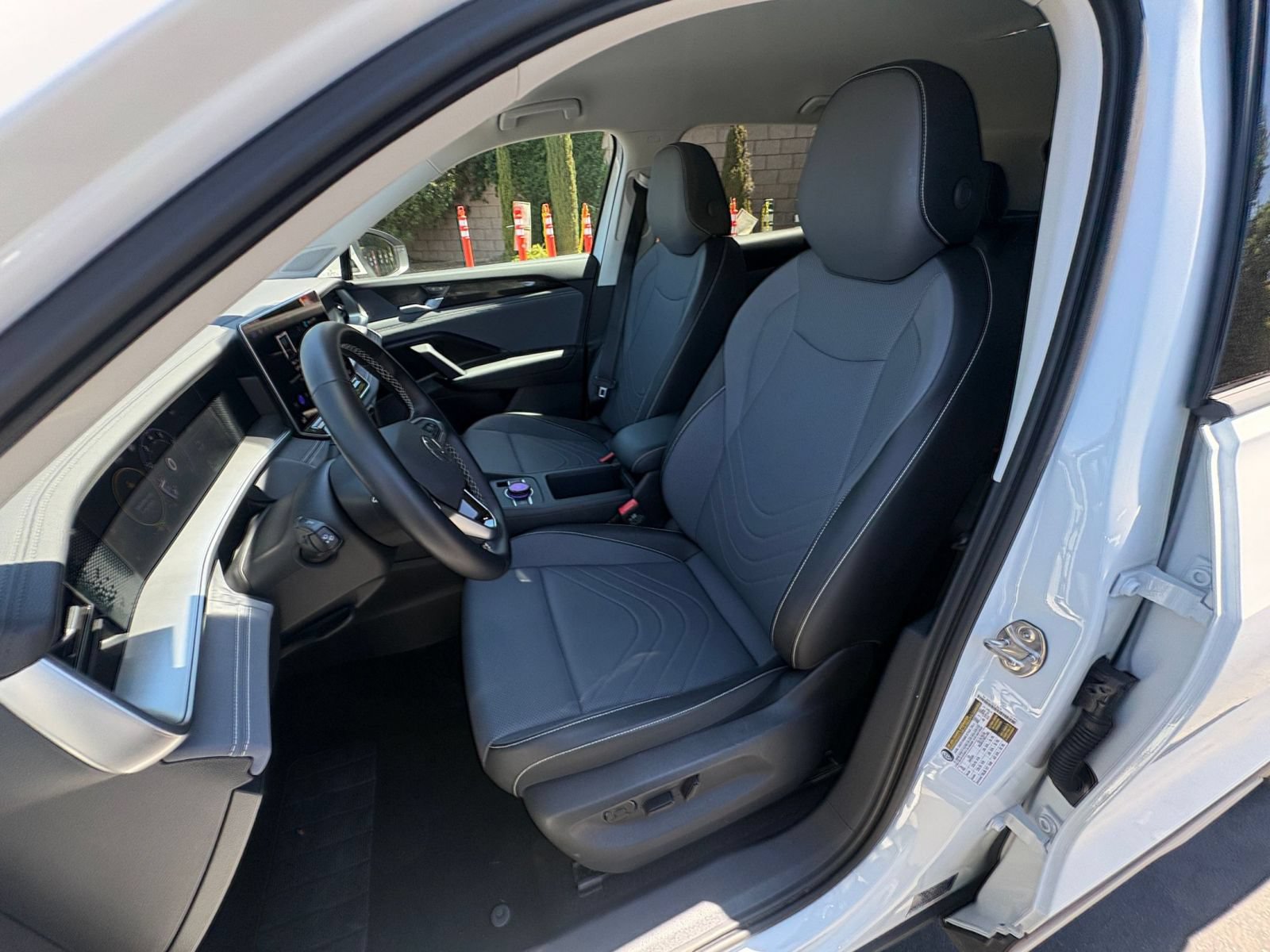 Used 2026 Volkswagen Tiguan SE AWD/4WD image 37