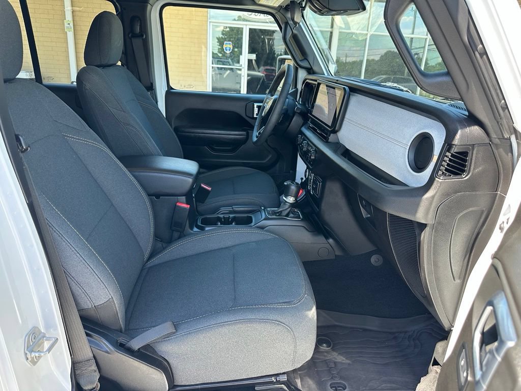 Used 2024 Jeep Wrangler Unlimited Sport AWD/4WD image 15