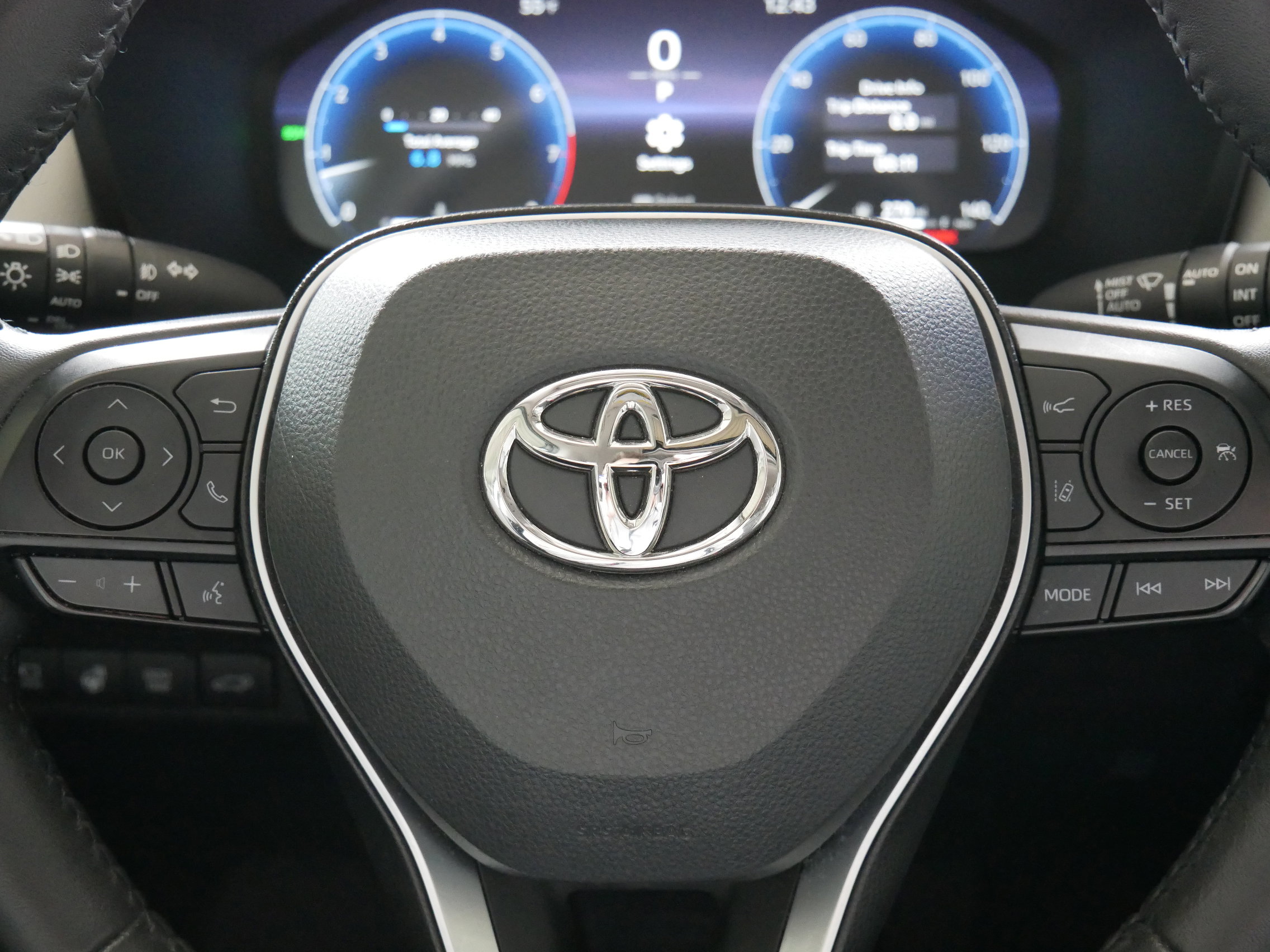 Used 2023 Toyota RAV4 Limited image 28