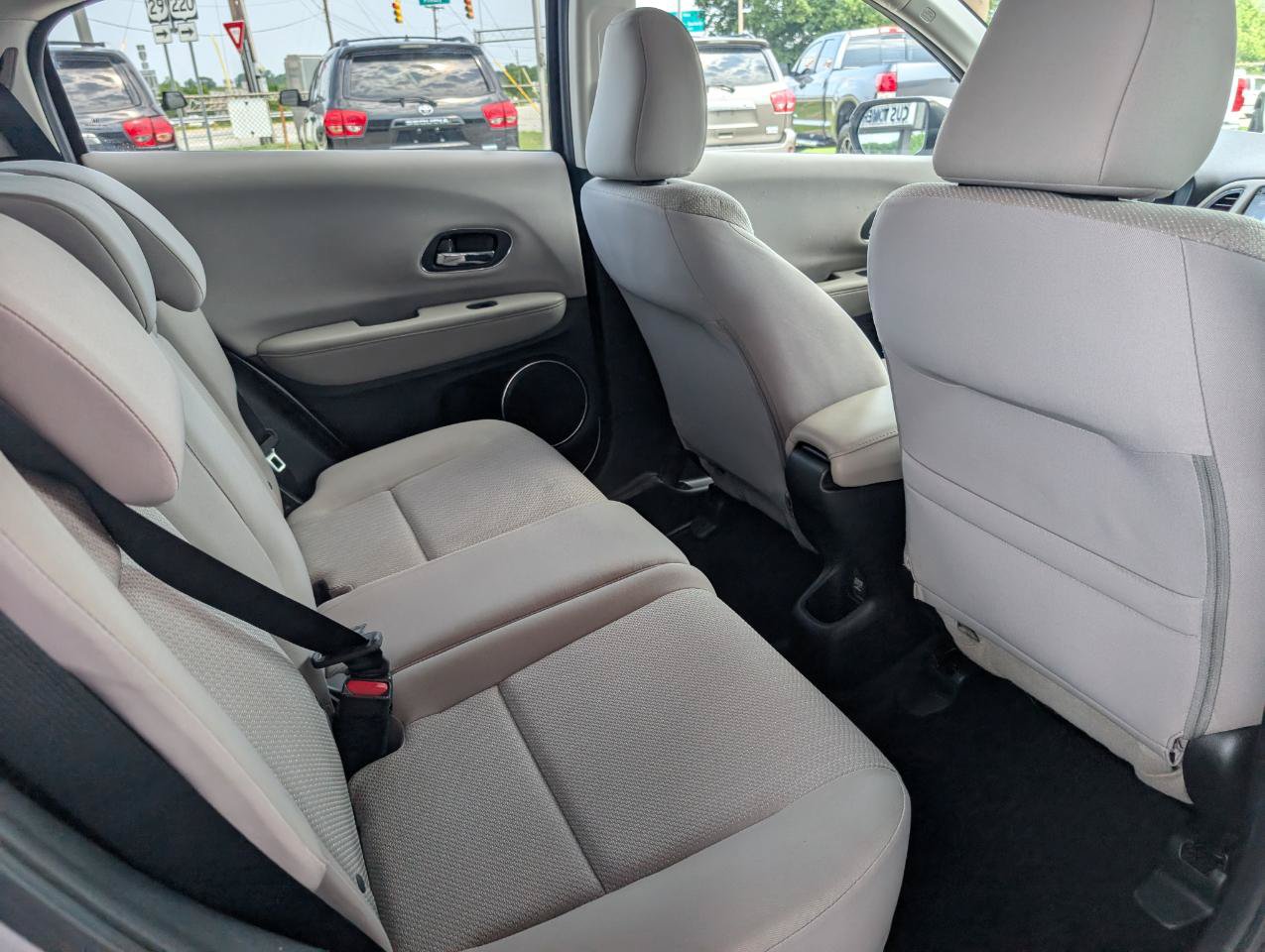 Used 2017 Honda HR-V EX image 18