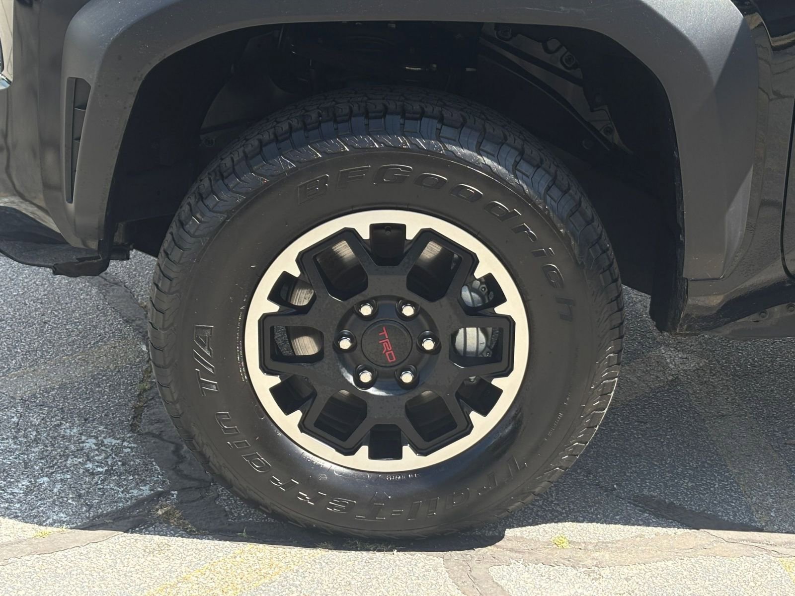 Used 2025 Toyota Tacoma TRD Off-Road AWD/4WD image 30