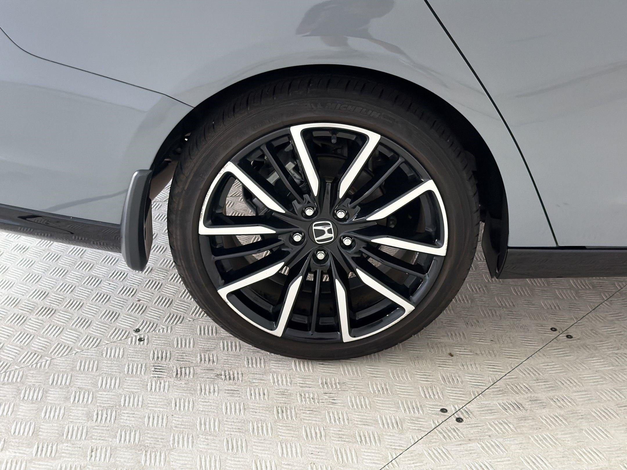 Used 2025 Honda Accord Touring image 12