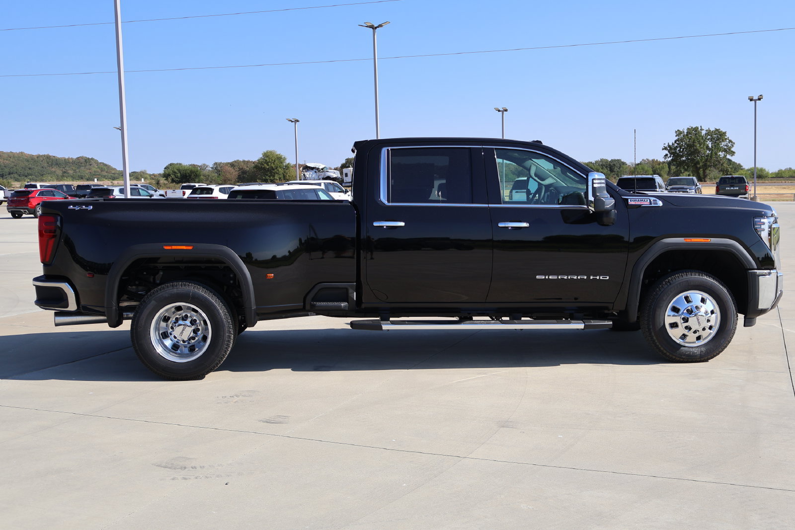 New 2026 GMC Sierra 3500 SLT w/ SLT Convenience Package AWD/4WD image 3