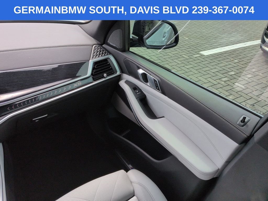 Used 2025 BMW X5 xDrive40i w/ M Sport Package AWD/4WD image 19