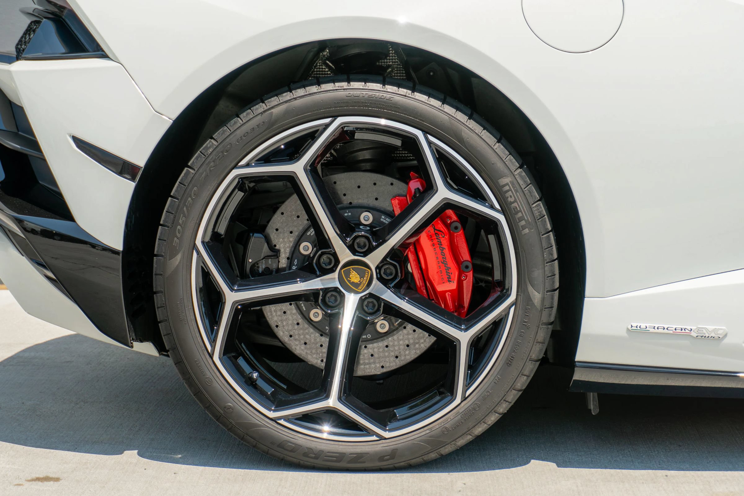 Used 2023 Lamborghini Huracan EVO RWD image 42