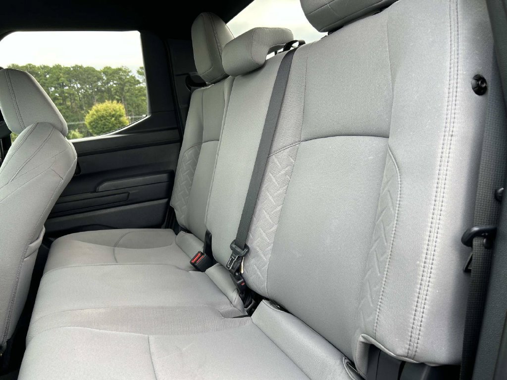 Used 2024 Toyota Tacoma SR5 AWD/4WD image 17