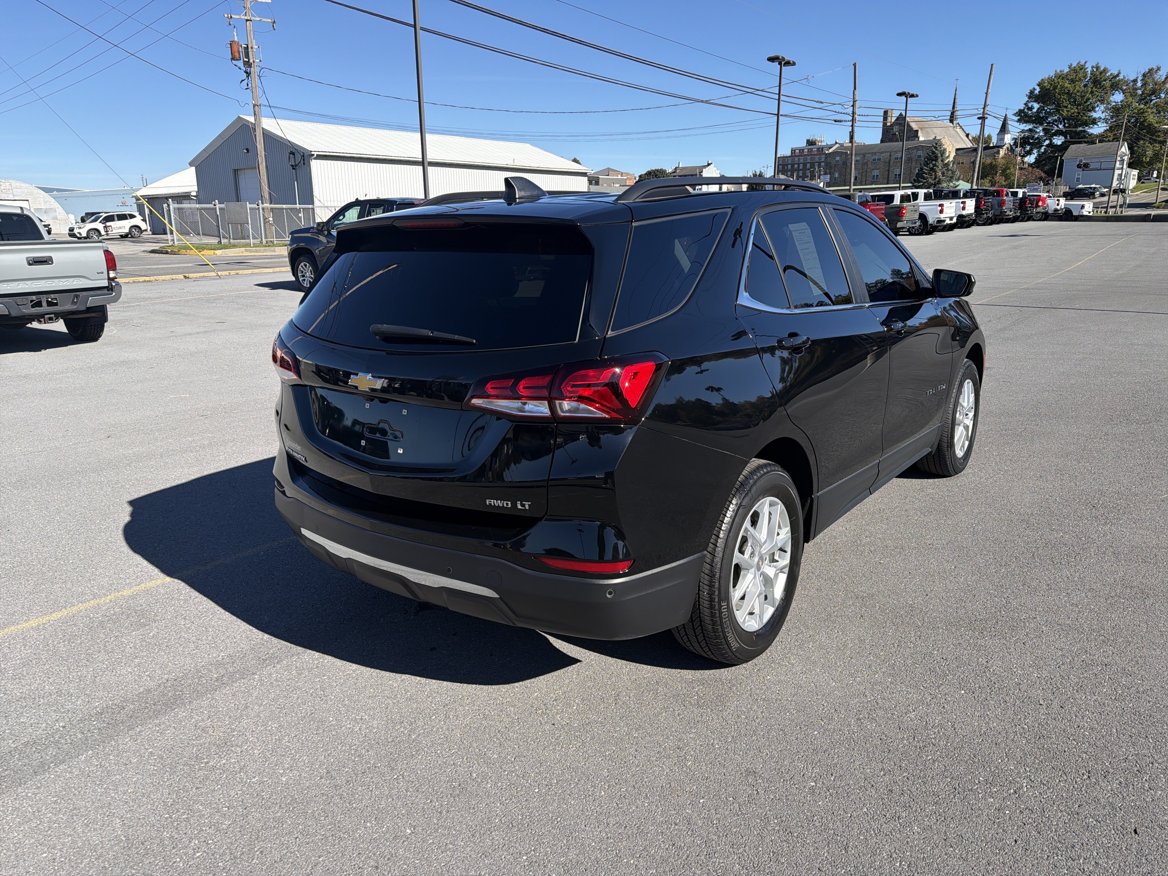 Used 2023 Chevrolet Equinox LT AWD/4WD image 3