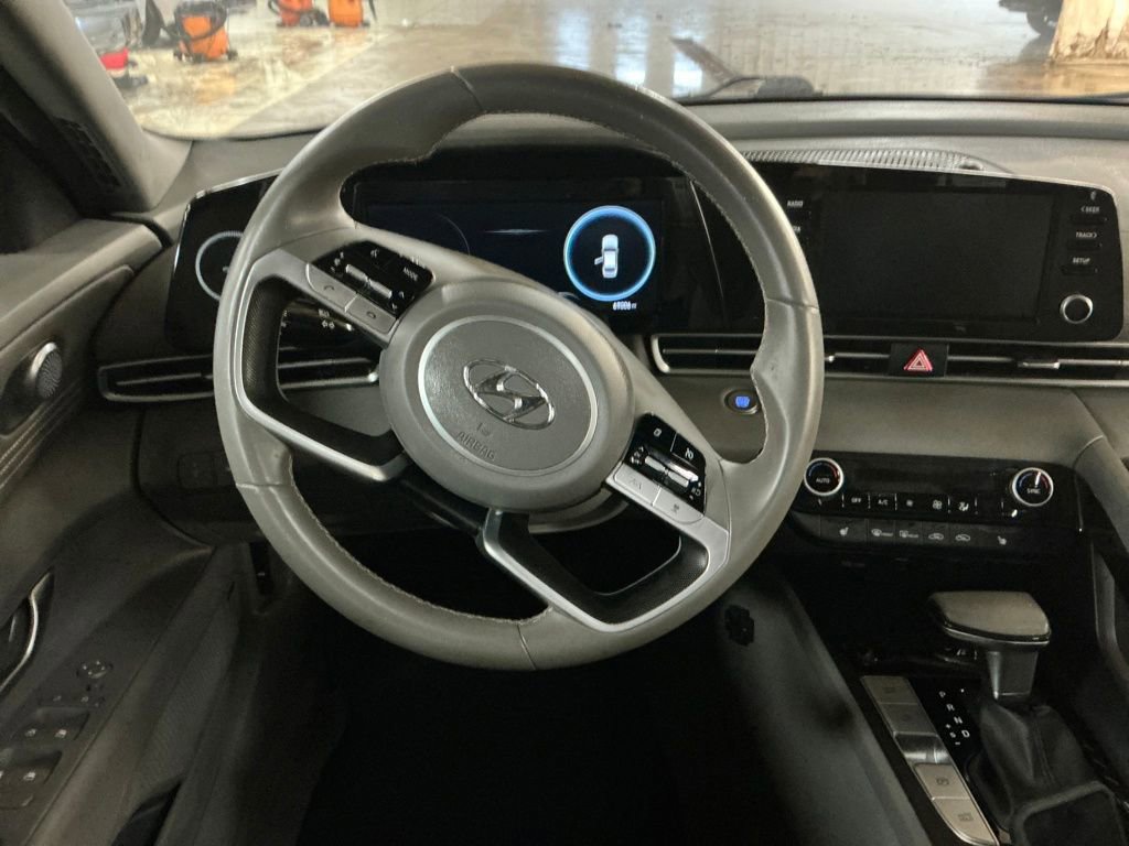 Used 2021 Hyundai Elantra SEL w/ Convenience + Premium Package image 16