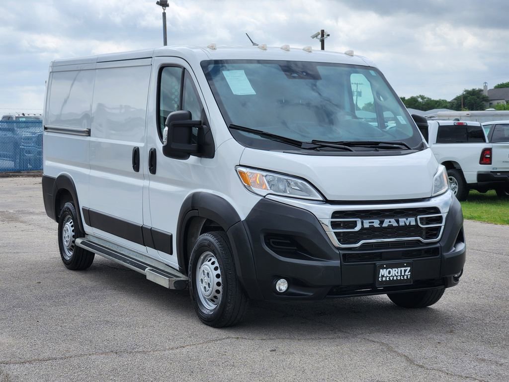 Used 2025 RAM ProMaster 2500 w/ U-Haul Equipment Group FWD image 3
