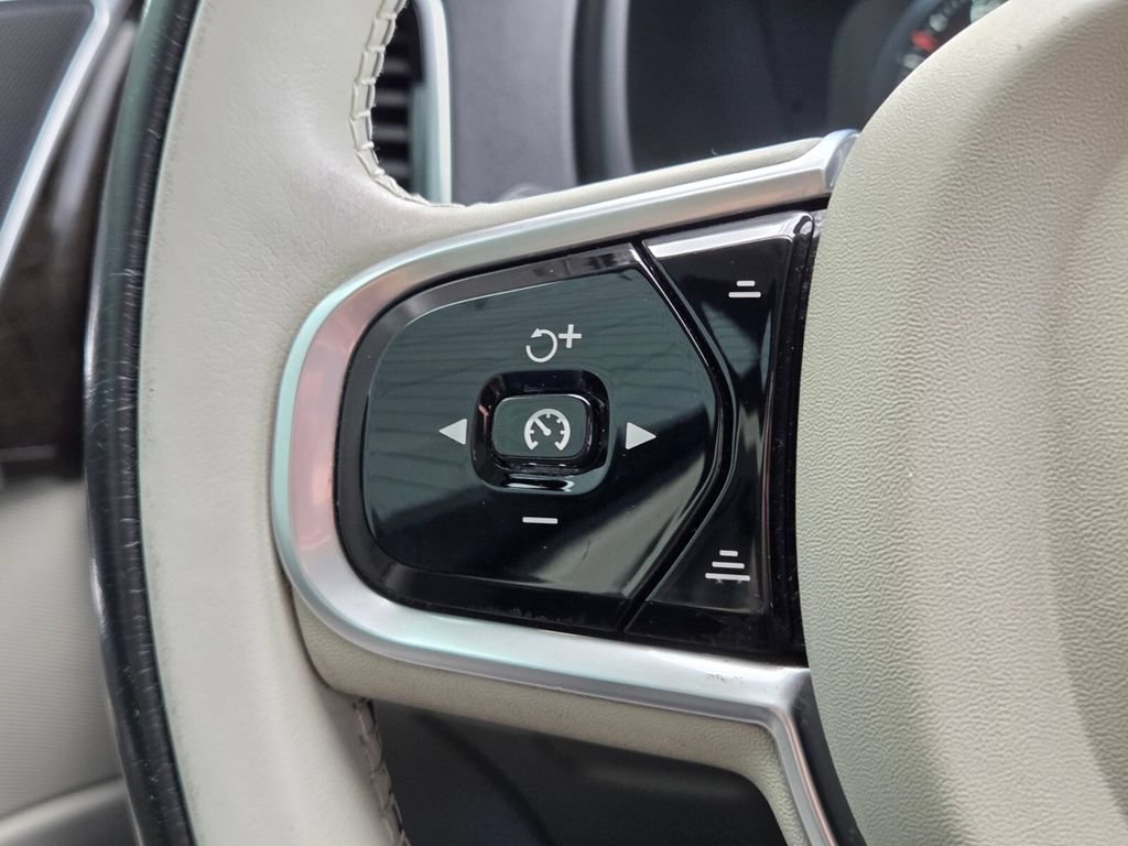 Used 2017 Volvo XC90 T8 Inscription w/ Vision Package AWD/4WD image 32