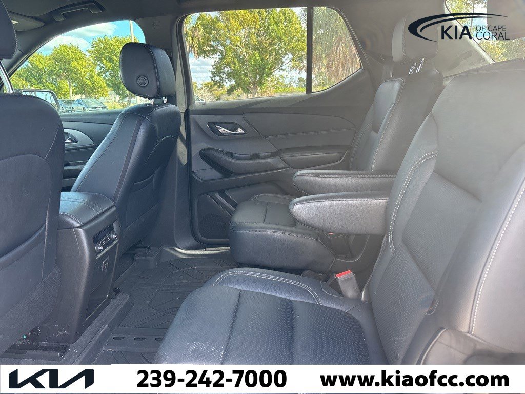 Used 2023 Chevrolet Traverse LT image 12