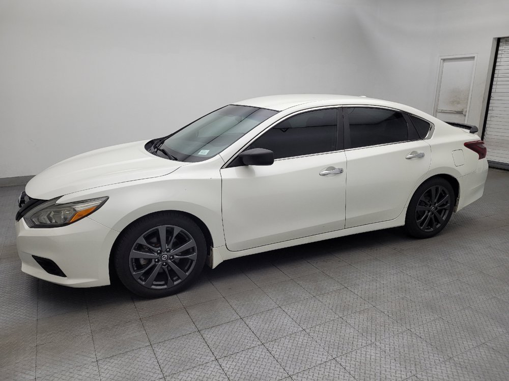 Used 2018 Nissan Altima 2.5 SR w/ SR Midnight Edition FWD image 2