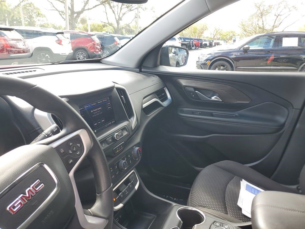 Certified 2024 GMC Terrain SLE w/ Driver Convenience Package FWD image 17