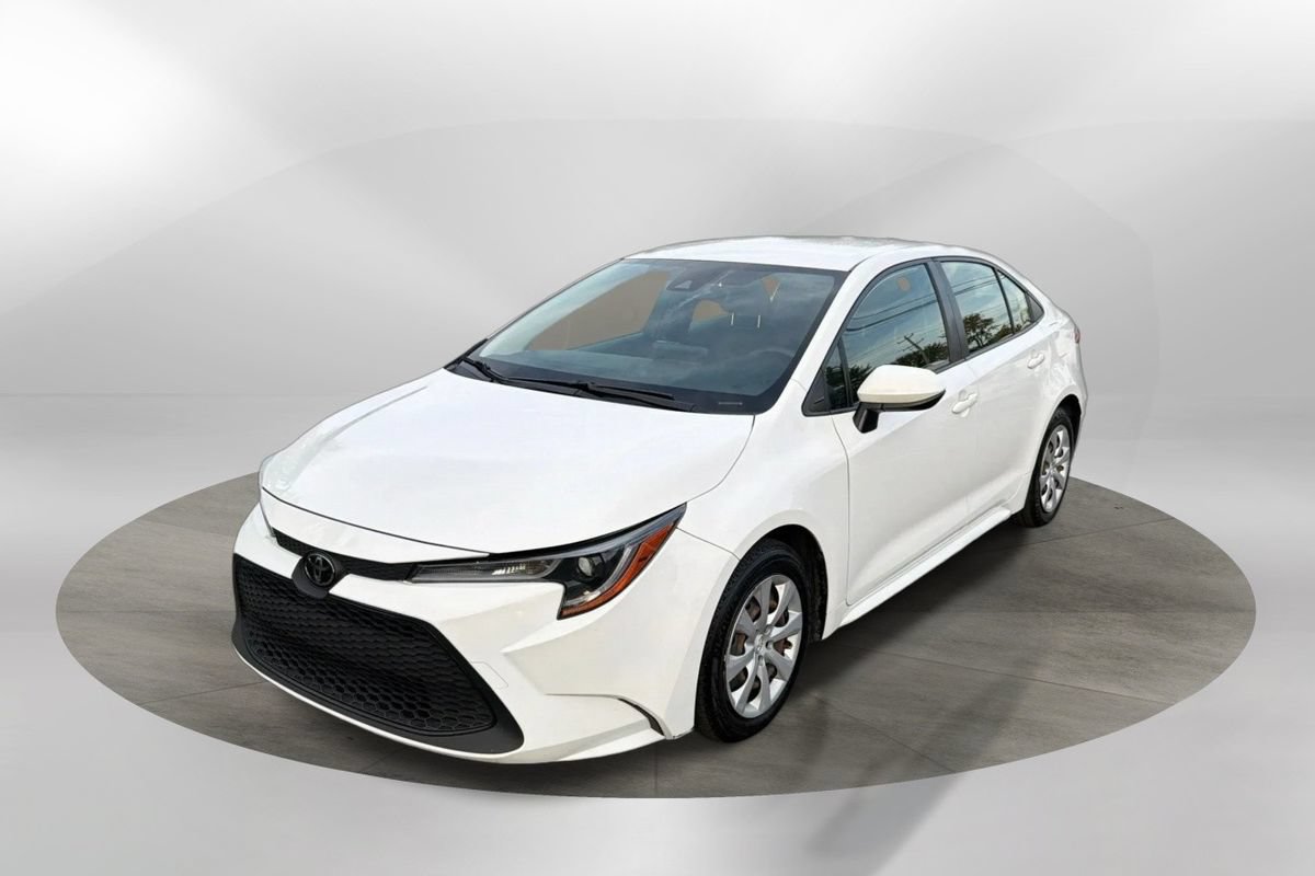 Used 2022 Toyota Corolla LE FWD image 1