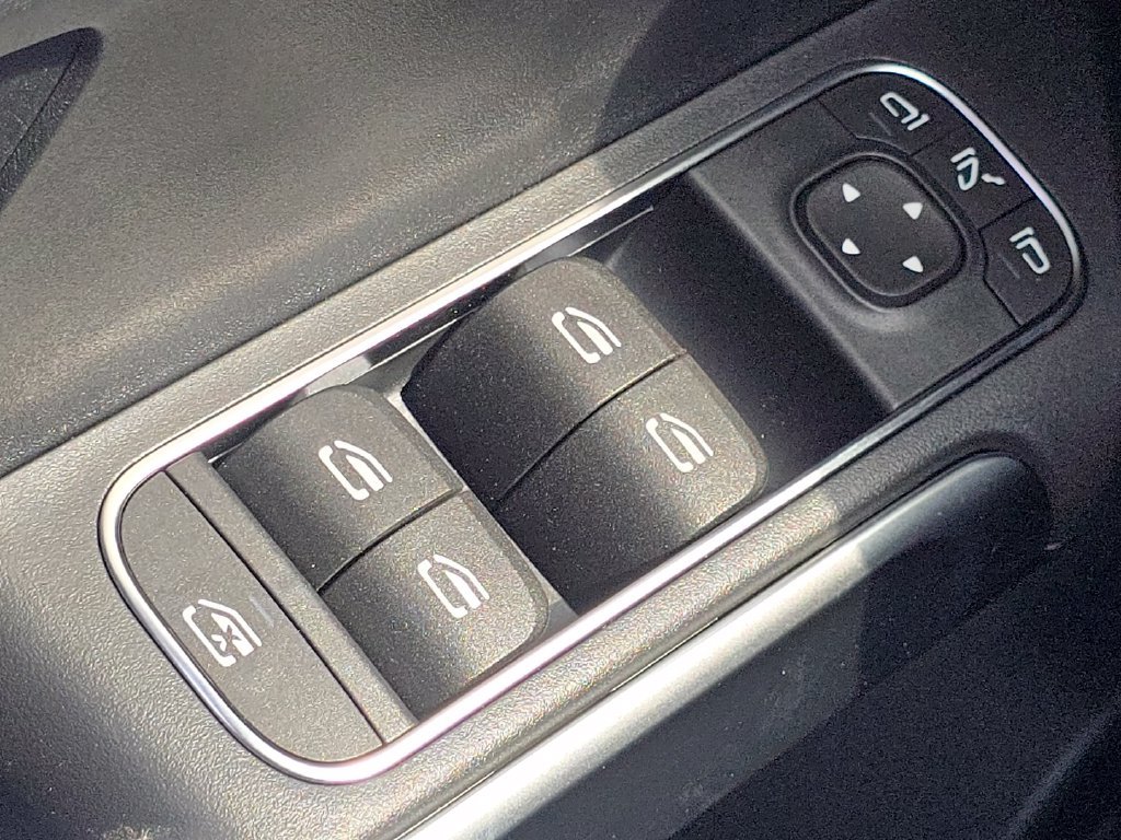 New 2026 Mercedes-Benz GLB 35 AMG 4MATIC image 27