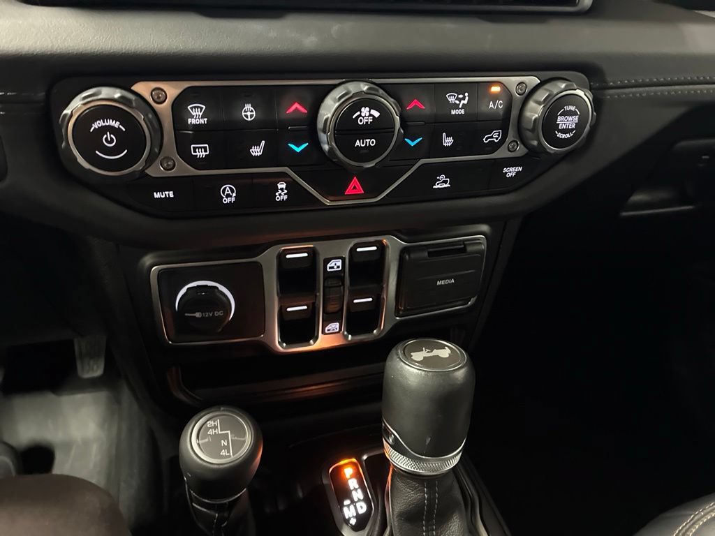 Used 2024 Jeep Wrangler Unlimited Sahara AWD/4WD image 15