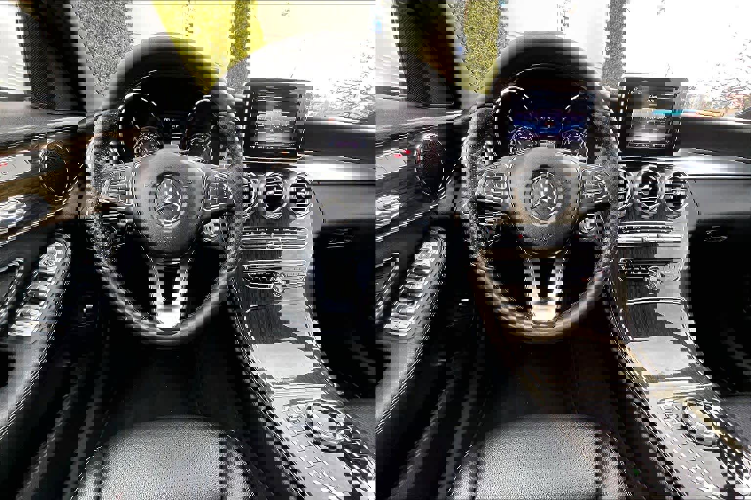 Used 2018 Mercedes-Benz C 300 4MATIC Sedan image 6