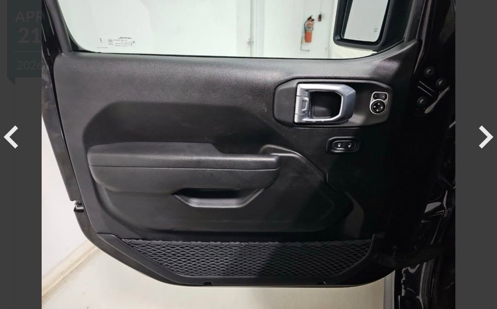 Used 2024 Jeep Wrangler Unlimited w/ Convenience Group AWD/4WD image 6