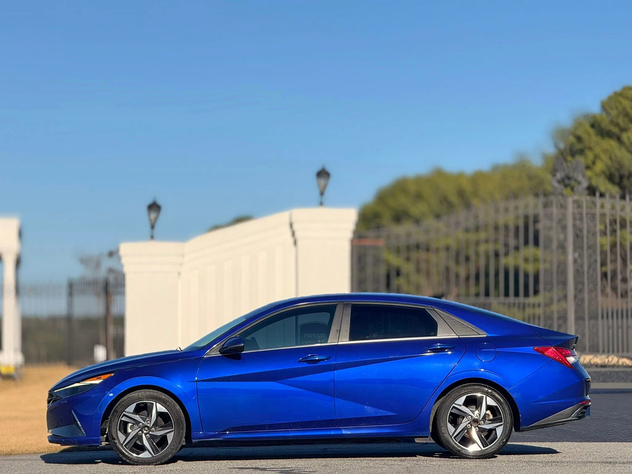 Used 2021 Hyundai Elantra SEL w/ Convenience + Premium Package image 7