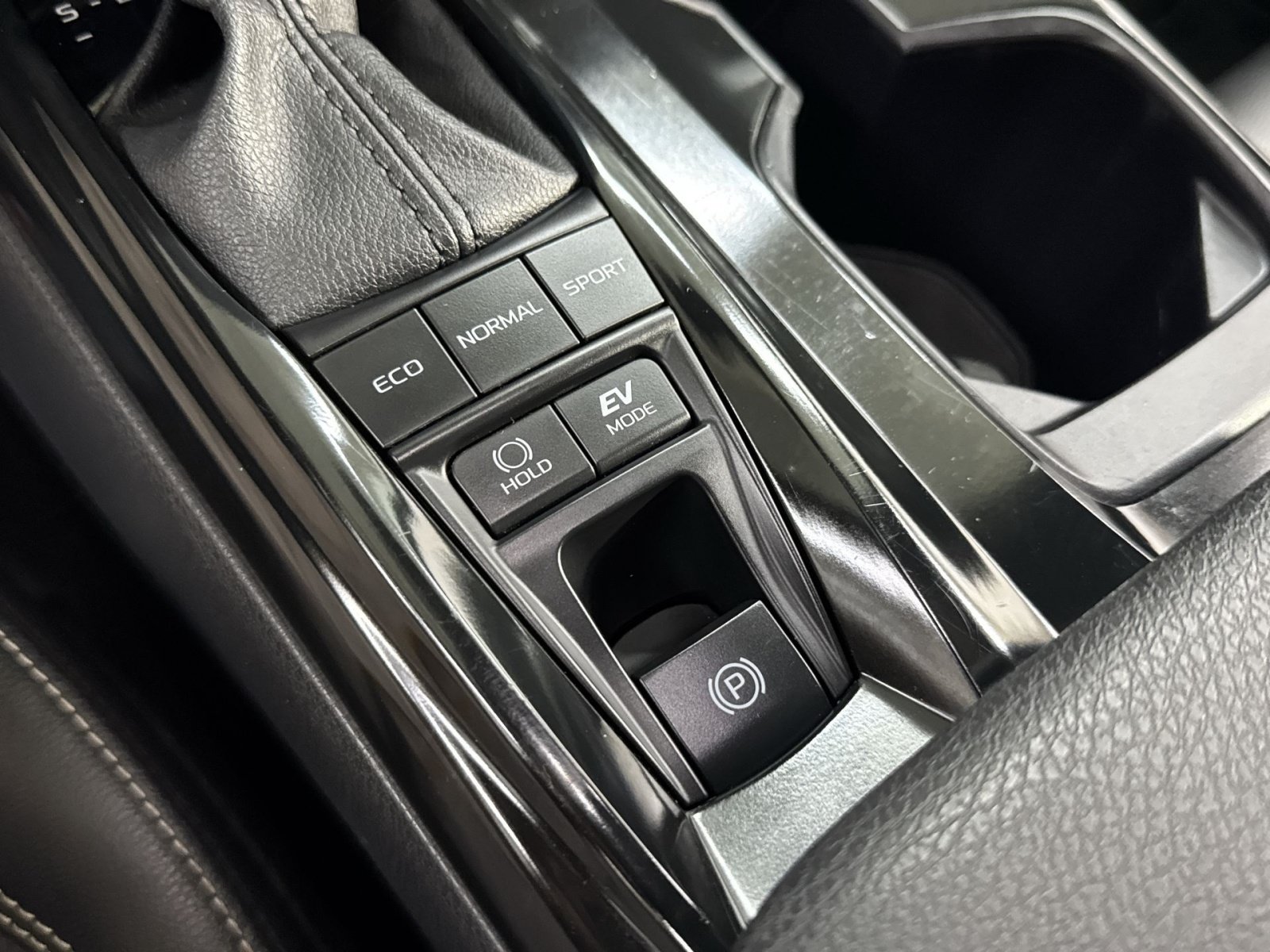 Used 2025 Toyota Camry SE w/ Convenience Package AWD/4WD image 43