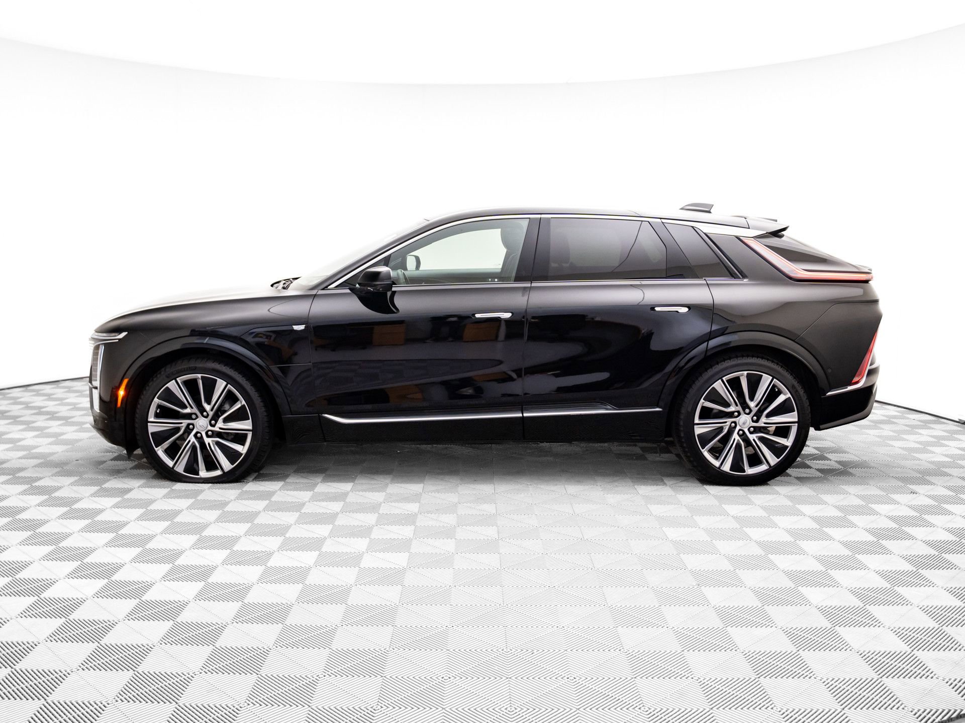 Certified 2024 Cadillac Lyriq Luxury w/ LPO, Floor Liner Package image 2