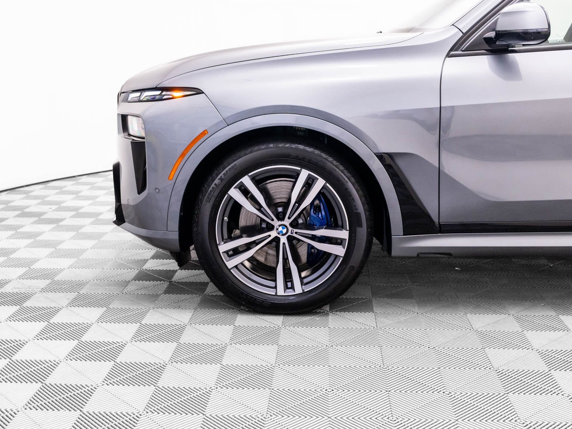 Certified 2026 BMW X7 xDrive40i w/ M Sport Package AWD/4WD image 37