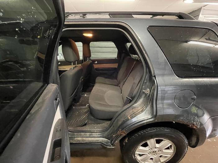 Used 2010 Mercury Mariner 4WD image 23