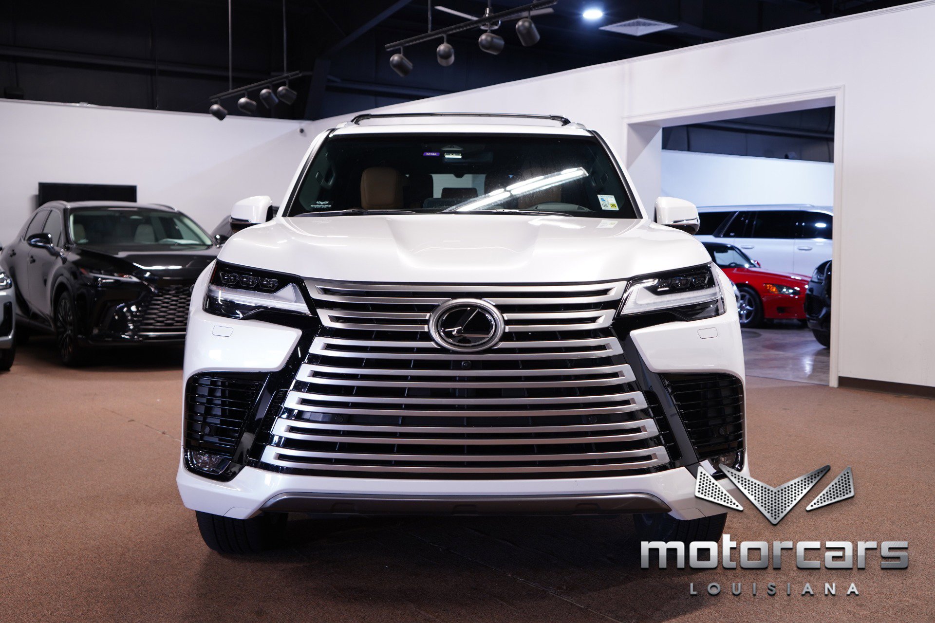 Used 2025 Lexus LX 600 4WD w/ Luxury Package image 2