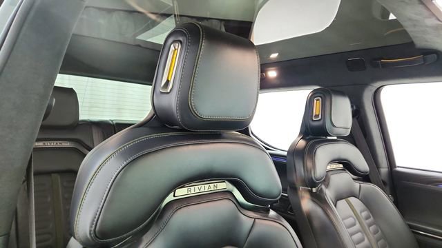 Used 2024 Rivian R1T Adventure image 23