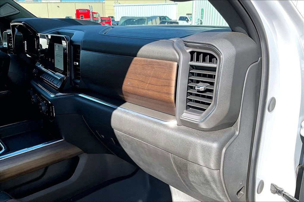 Used 2024 Chevrolet Silverado 2500 High Country w/ High Country Premium Package image 19