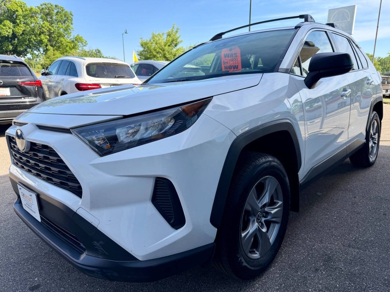 Used 2022 Toyota RAV4 LE AWD/4WD image 7
