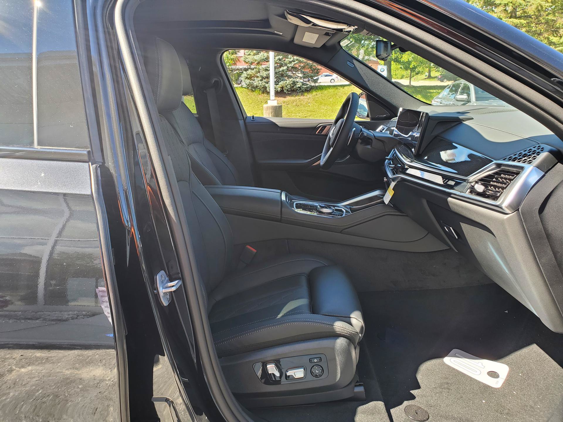 New 2027 BMW X6 M60i AWD/4WD image 21