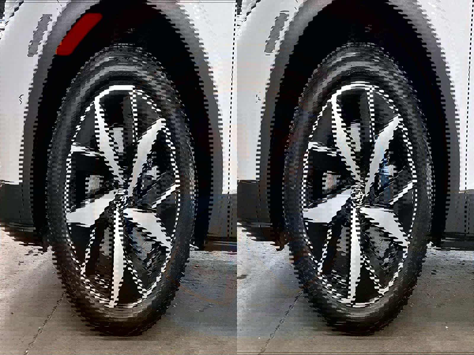 Used 2023 Volkswagen ID.4 Pro S AWD/4WD image 11