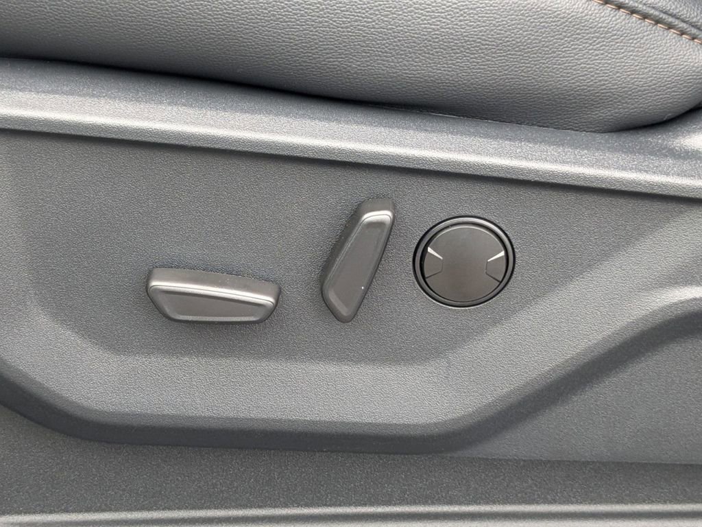 New 2026 Ford F250 Lariat image 16