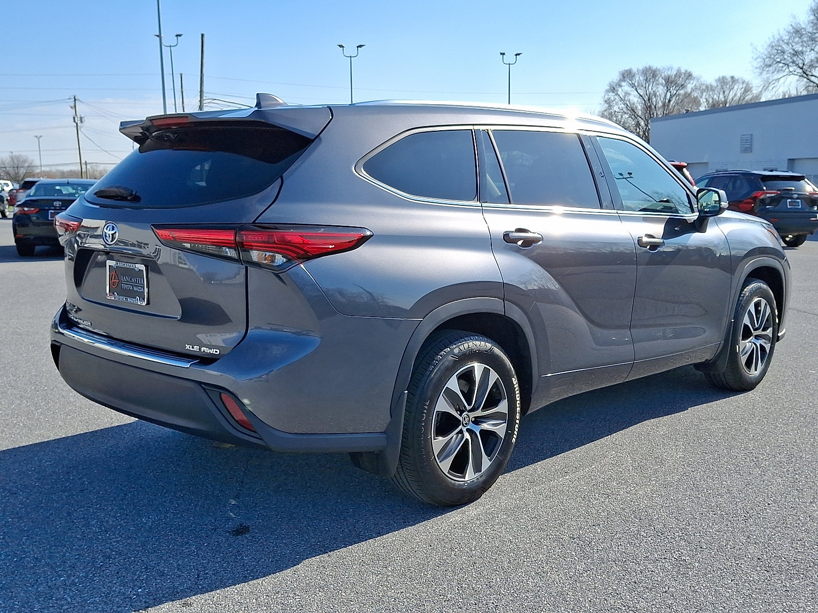 Used 2020 Toyota Highlander XLE image 7
