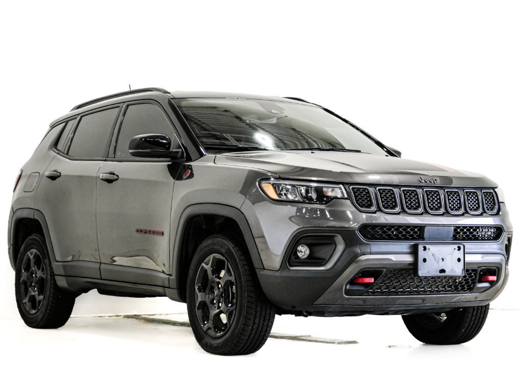 Used 2024 Jeep Compass Trailhawk w/ Sun and Sound Group AWD/4WD image 1
