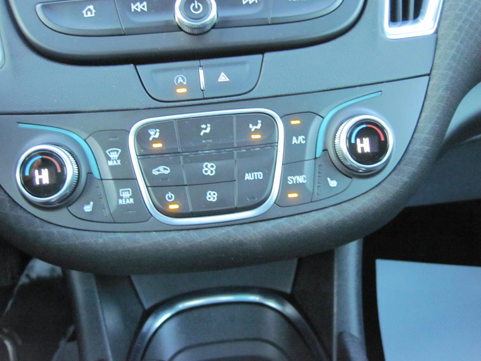 Used 2020 Chevrolet Malibu LT image 14