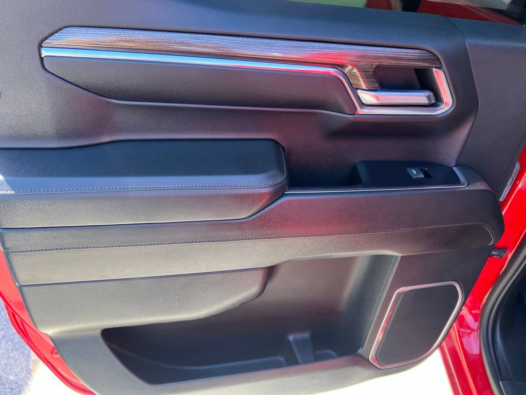 Used 2023 Chevrolet Silverado 1500 RST AWD/4WD image 18