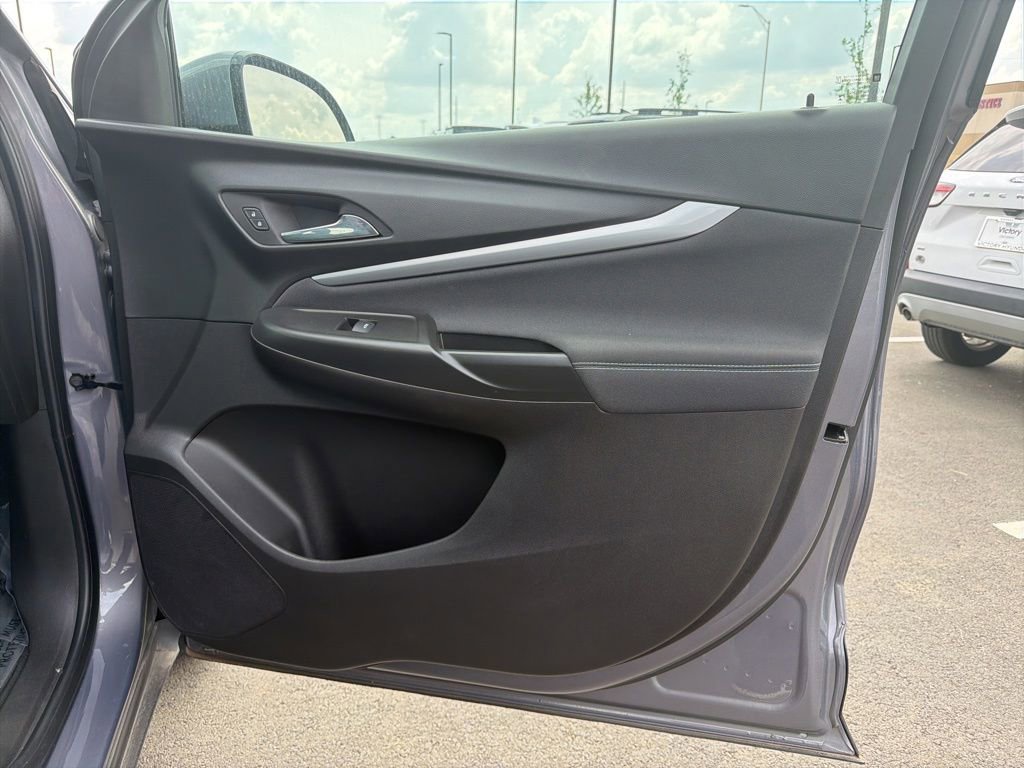 Used 2023 Chevrolet Bolt EUV LT FWD image 12