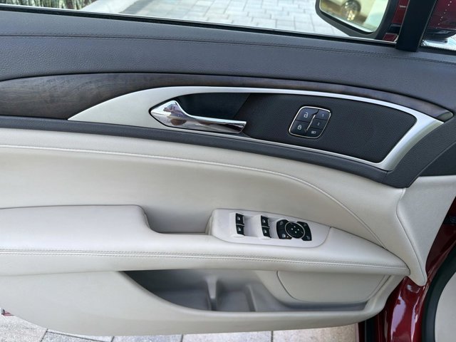 Used 2017 Lincoln MKZ Reserve FWD image 9
