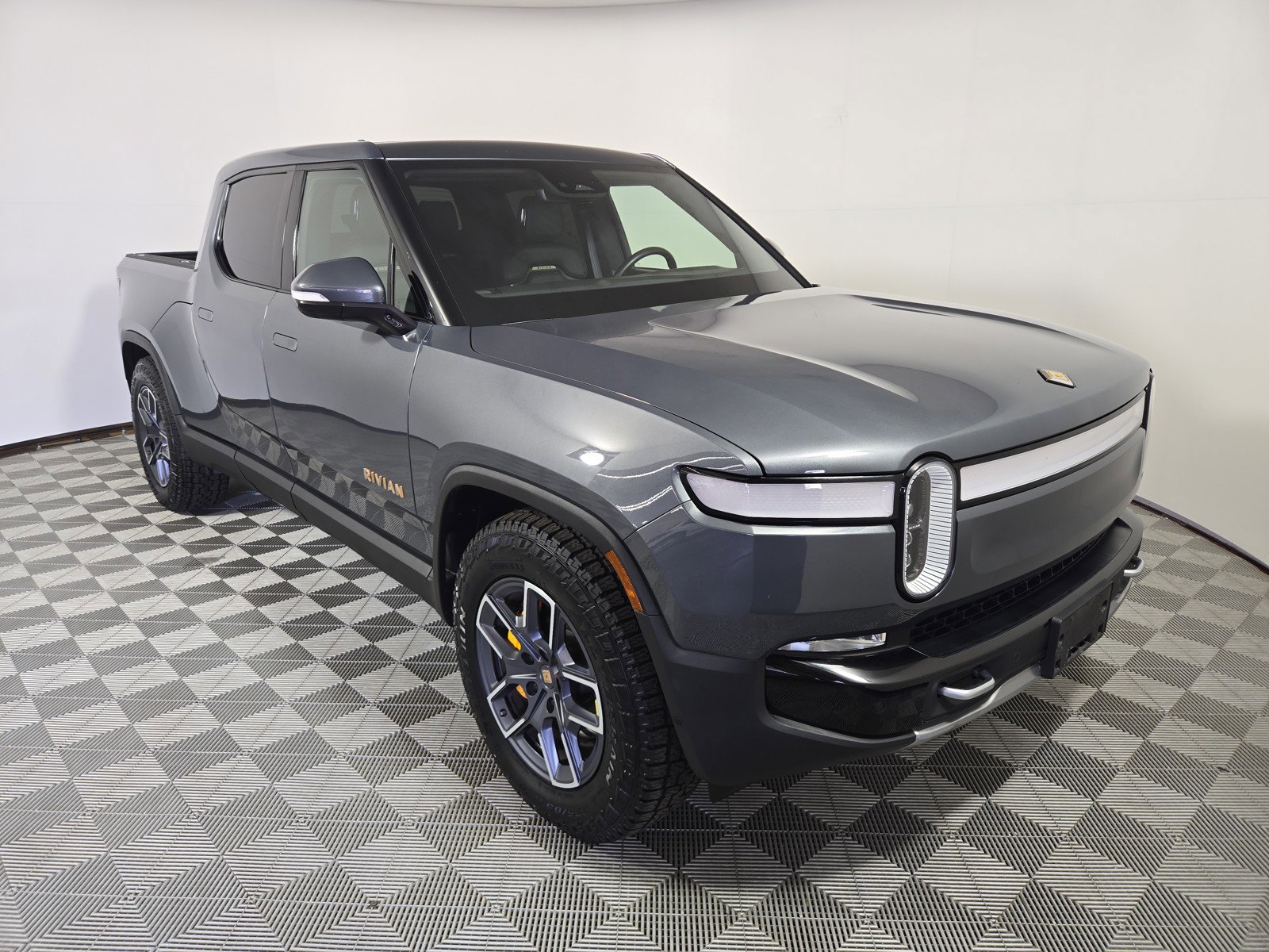 Used 2022 Rivian R1T Launch Edition image 7