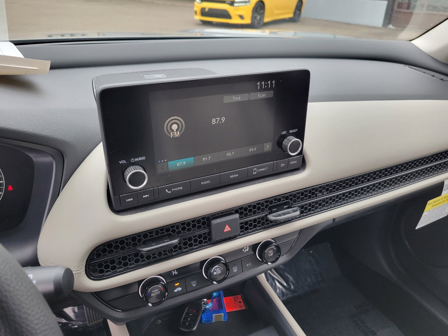 Certified 2025 Honda HR-V LX image 27