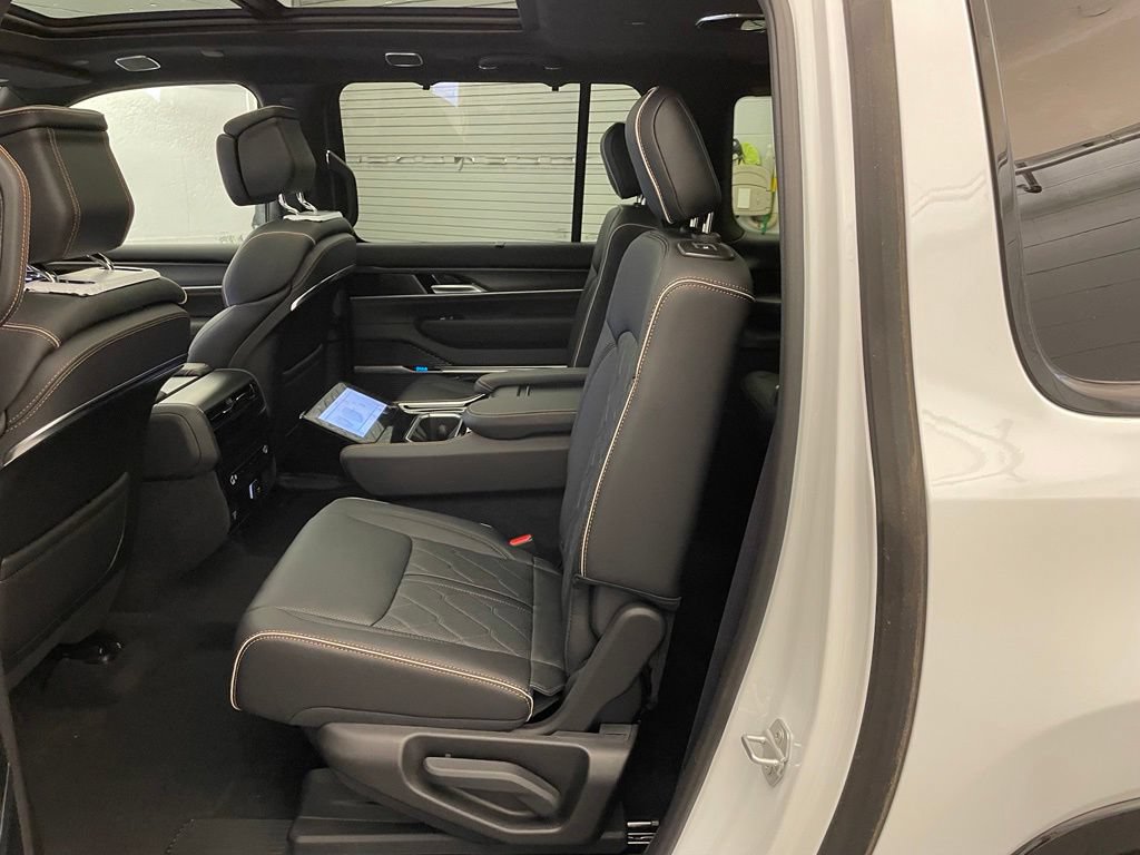 New 2026 Jeep Grand Wagoneer L Summit AWD/4WD image 25
