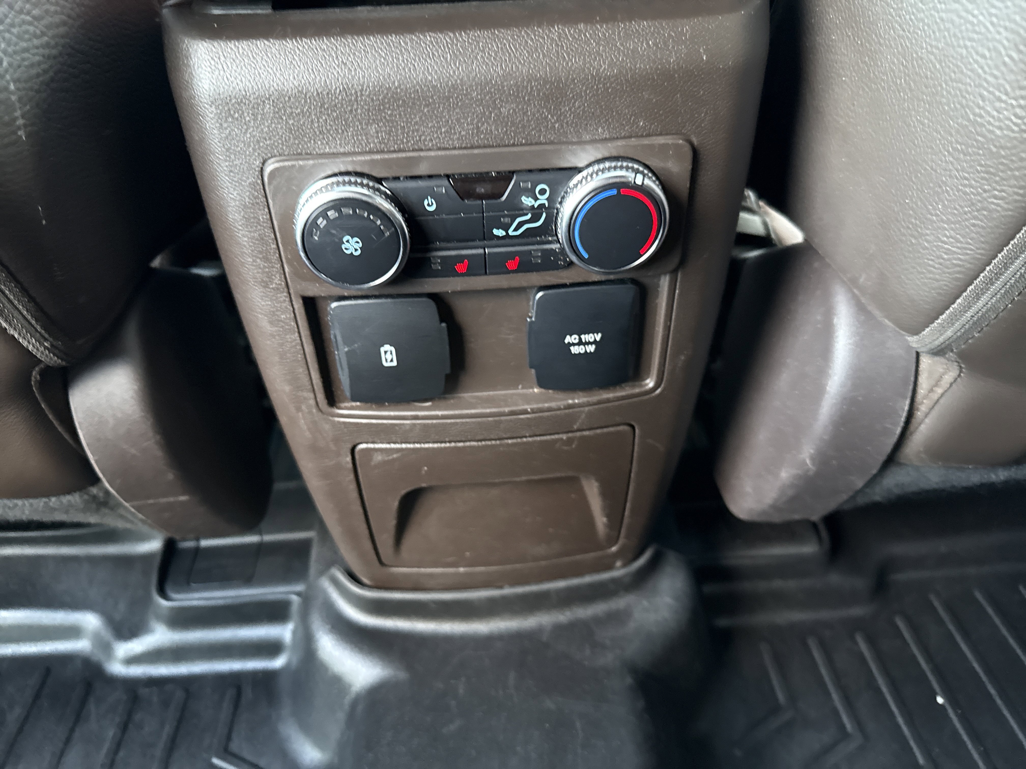 Used 2022 Ford Explorer King Ranch w/ Technology Package image 28