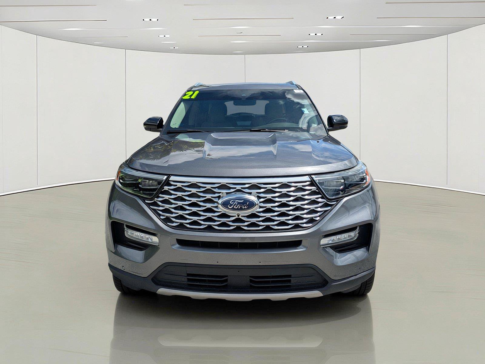 Certified 2021 Ford Explorer Platinum w/ Equipment Group 601A AWD/4WD image 2
